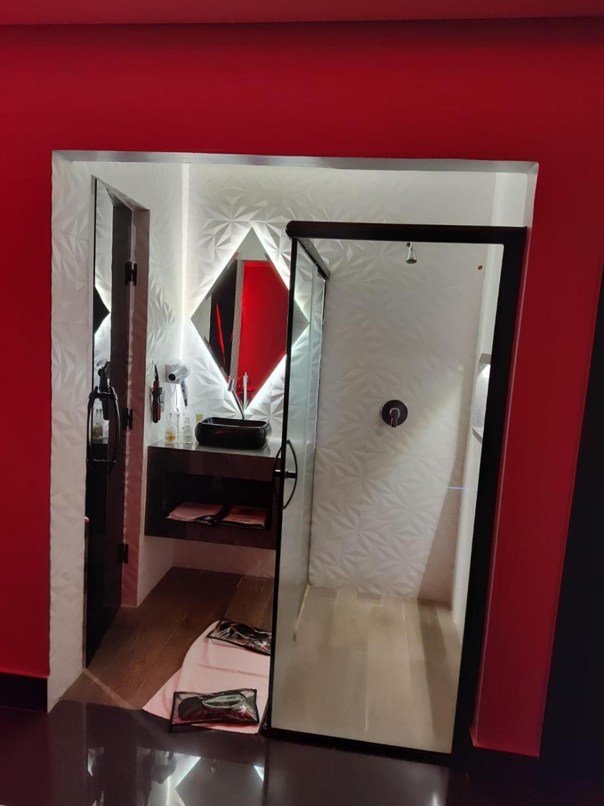 Eros Motel Cuiabá Exteriör bild